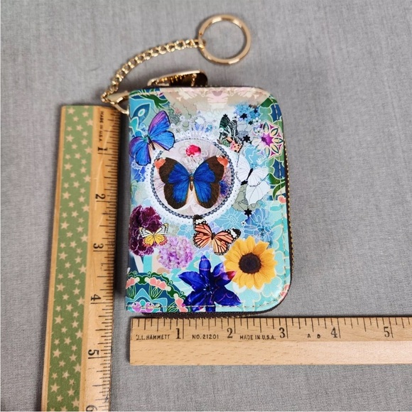 NWT RFID Credit Card Wallet Lilac Color Butterflies New in Box Gold Tone Zip - Picture 7 of 10